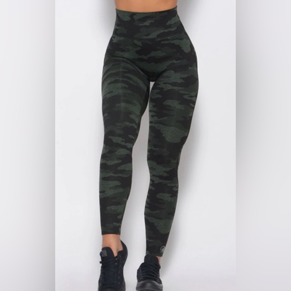 Bombshell Sportswear Fit Camo Leggings - Green - XS